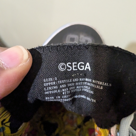 Kids Cartoon High-Top Sneakers - Black and Red - Picture 5 of 7